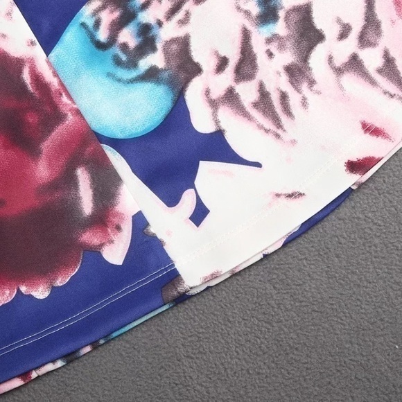 ❣️Sale was $45 down sizing❣️ Off the shoulder floral dress - Picture 4 of 7